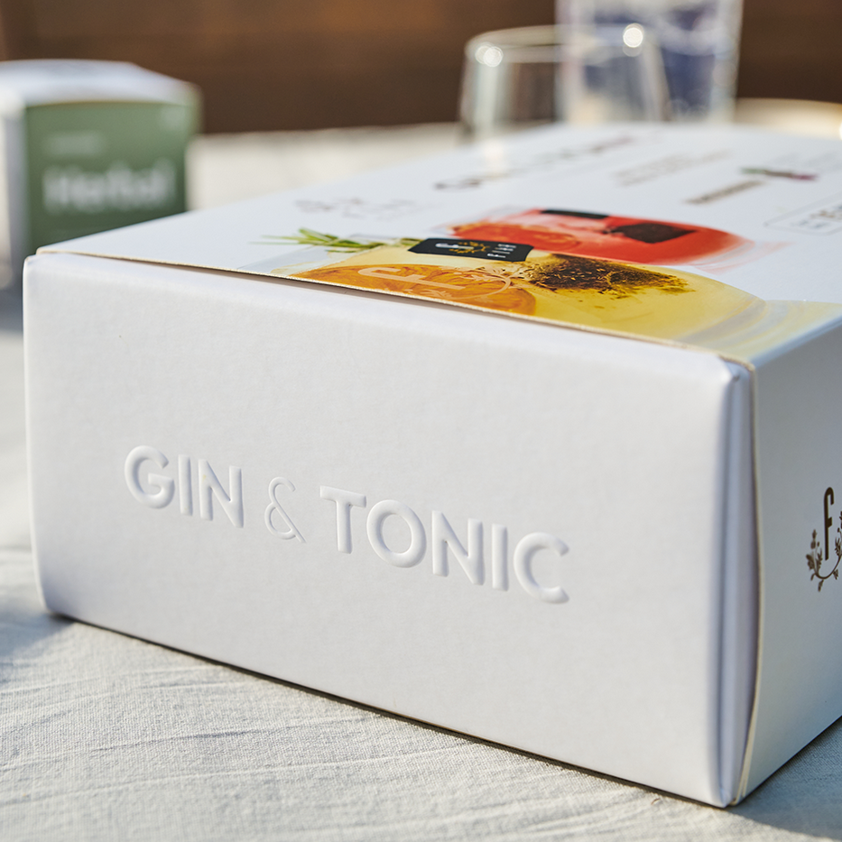 Fika Gin & Tonic Infusion Kit – Premium Gift Set with 15 Infusions, Engraved Glass & Metal Straw for Sophisticated Cocktails